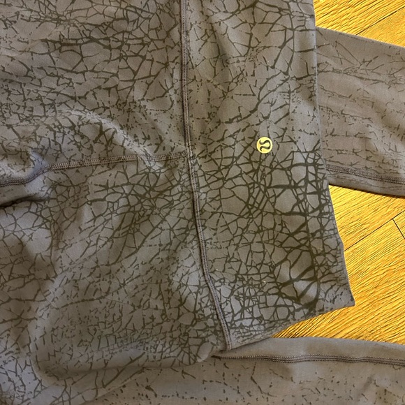 lululemon legging - Picture 2 of 5